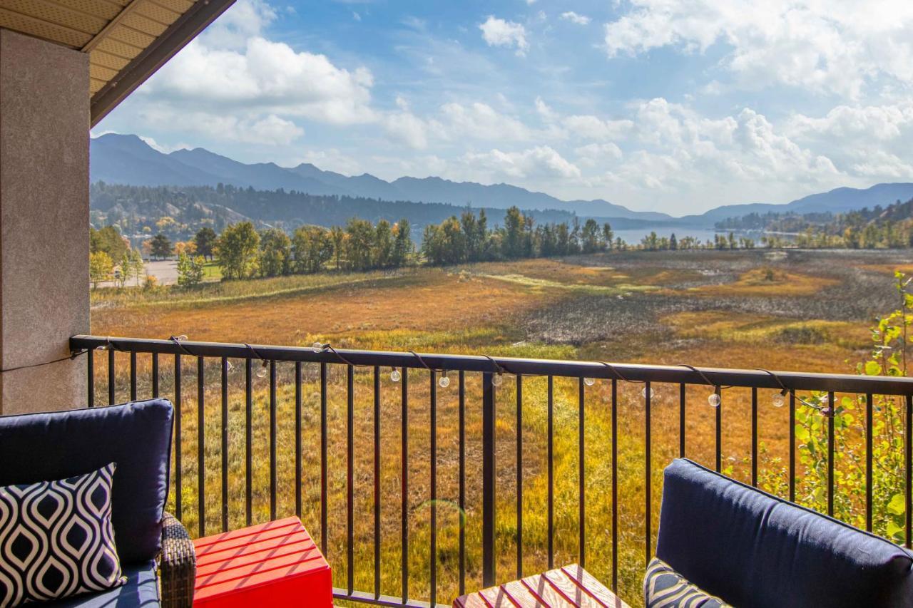 Mountain Getaway Condo - 5 Min Walk To The Beach! Invermere Bagian luar foto