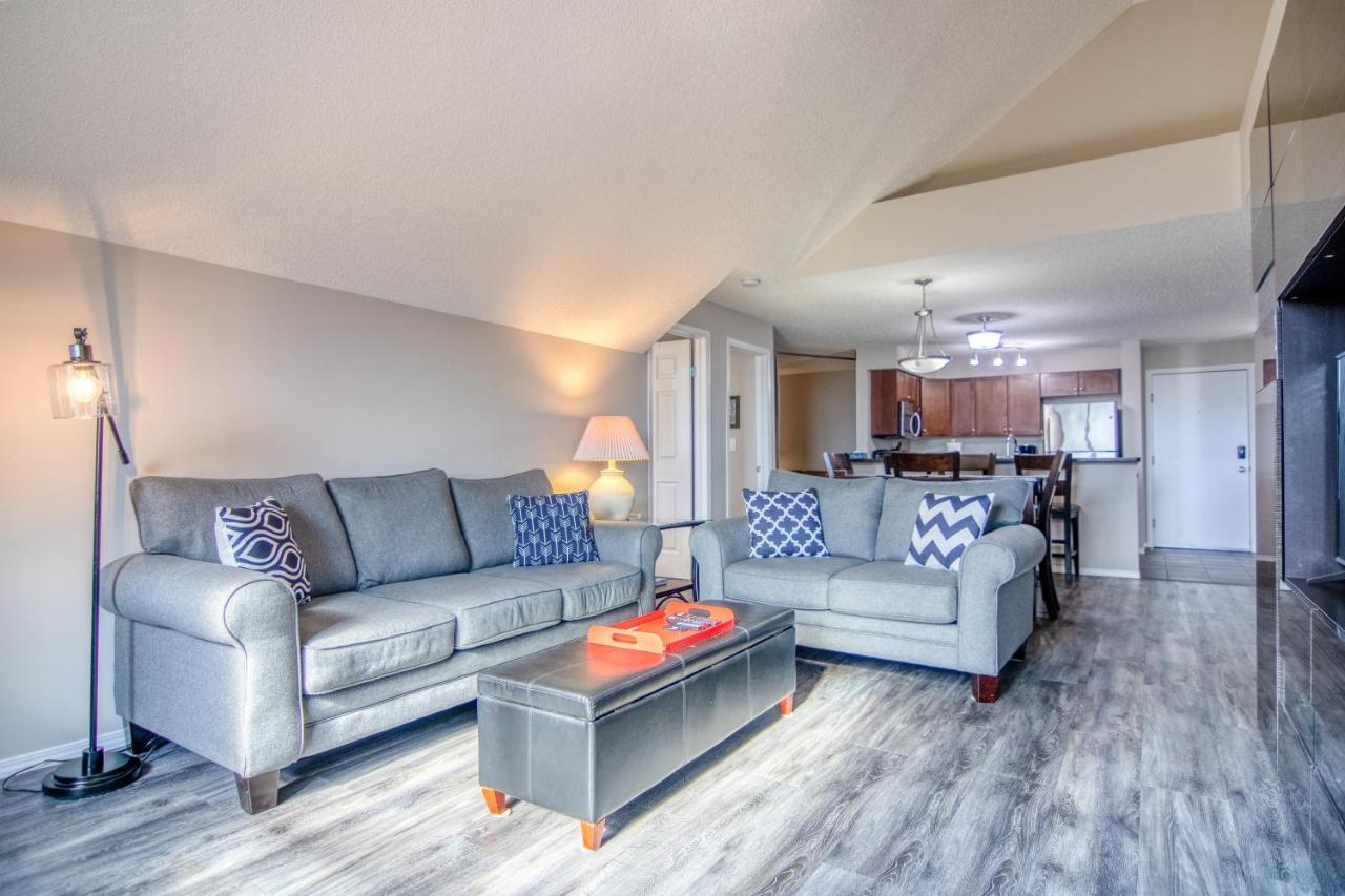 Mountain Getaway Condo - 5 Min Walk To The Beach! Invermere Bagian luar foto
