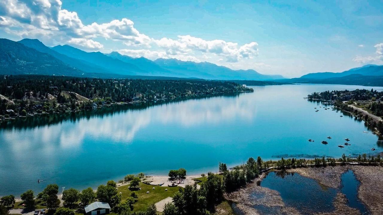Mountain Getaway Condo - 5 Min Walk To The Beach! Invermere Bagian luar foto